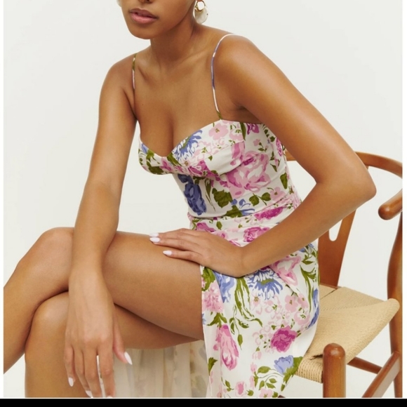 Reformation Kourtney Floral Midi Dress In Donna. 10 - Picture 12 of 13